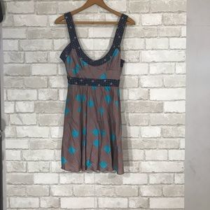 Jumper dress with buttons in the back